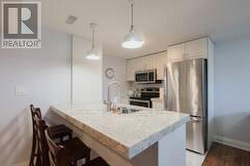 LOWER - 81 ERIE STREET , Toronto, Ontario M6L 2R1 5