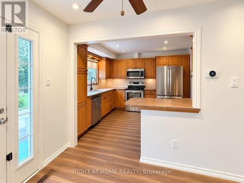 UPPER - 2201 BRIDGE ROAD , Oakville, Ontario L6L 2G4 4
