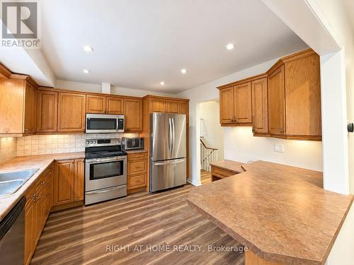UPPER - 2201 BRIDGE ROAD , Oakville, Ontario L6L 2G4 5