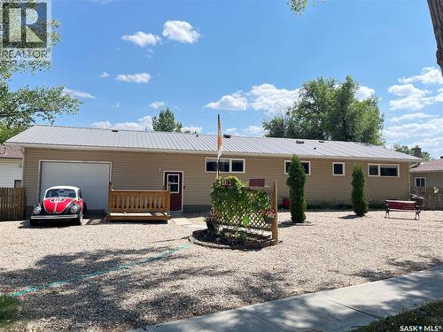 202 Hood Street, Maple Creek, SK 