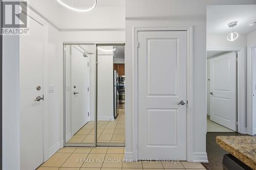802 - 500 ST CLAIR AVENUE W , Toronto, Ontario M6C 1A8 5