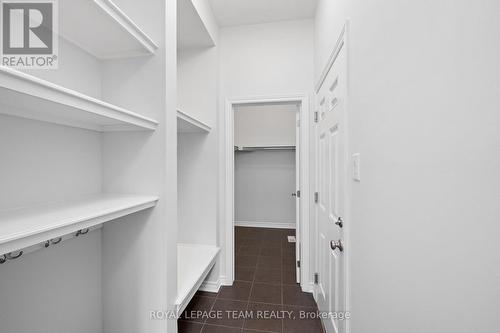 Mud Room/Family Entrance w/WIC Closet - 32 Escallonia Court, Ottawa, ON 