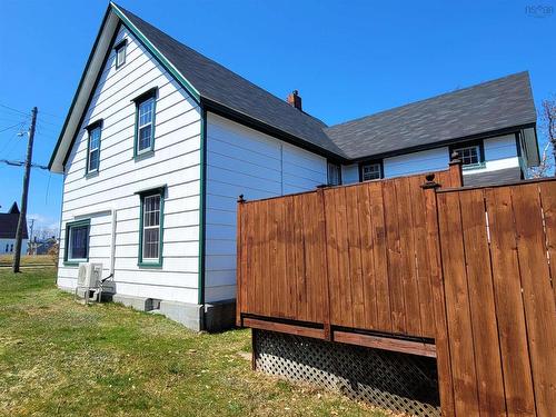 20 North Street, Lockeport, NS 