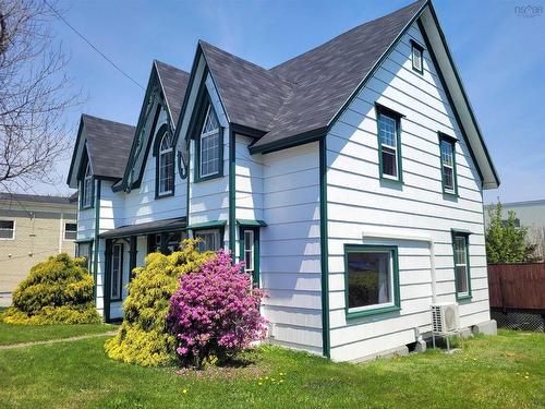 20 North Street, Lockeport, NS 