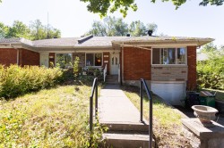860 Rue Brunet Montréal (Saint-Laurent), QC H4M 1Y5