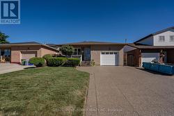 437 EAGLEWOOD DRIVE Hamilton, ON L8W 2T1