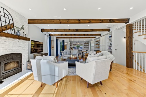 Living Room - 111 Rue Beaumont E., Saint-Bruno-De-Montarville, QC 