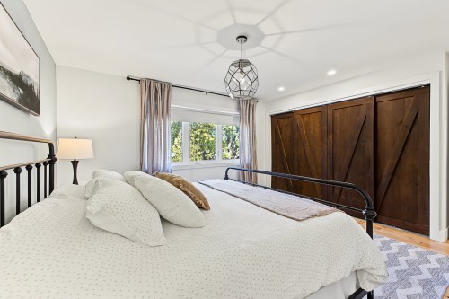 Master Bedroom - 111 Rue Beaumont E., Saint-Bruno-De-Montarville, QC 