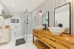 Master Bathroom - 