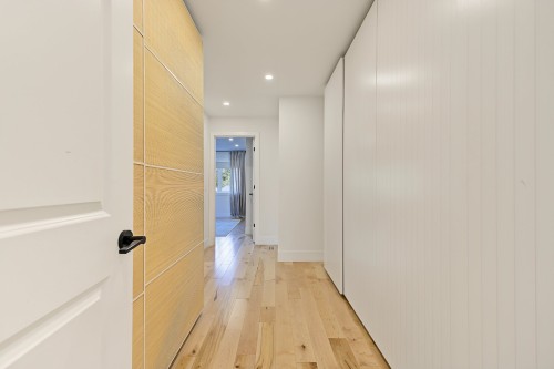 Closet - 111 Rue Beaumont E., Saint-Bruno-De-Montarville, QC 