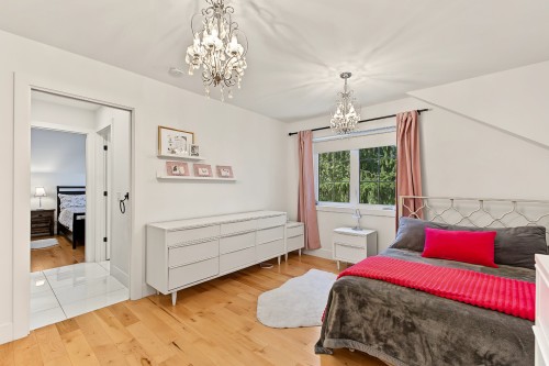 Bedroom - 111 Rue Beaumont E., Saint-Bruno-De-Montarville, QC 