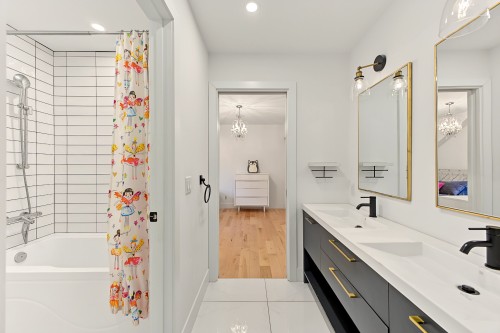 Bathroom - 111 Rue Beaumont E., Saint-Bruno-De-Montarville, QC 