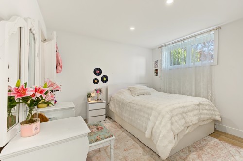 Bedroom - 111 Rue Beaumont E., Saint-Bruno-De-Montarville, QC 