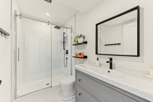 Bathroom - 111 Rue Beaumont E., Saint-Bruno-De-Montarville, QC 