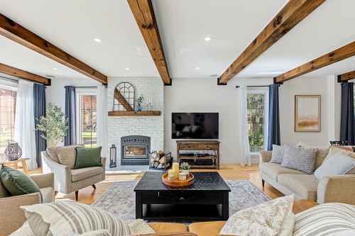 Living Room - 111 Rue Beaumont E., Saint-Bruno-De-Montarville, QC 