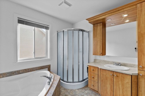 Bathroom - 310 Rue Mary, Lachute, QC 
