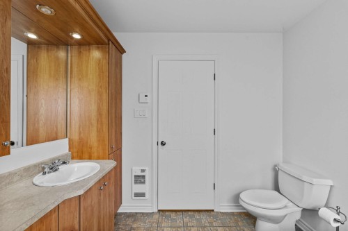 Bathroom - 310 Rue Mary, Lachute, QC 