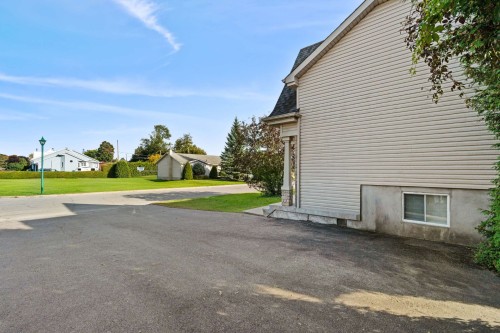 Courtyard - 310 Rue Mary, Lachute, QC 