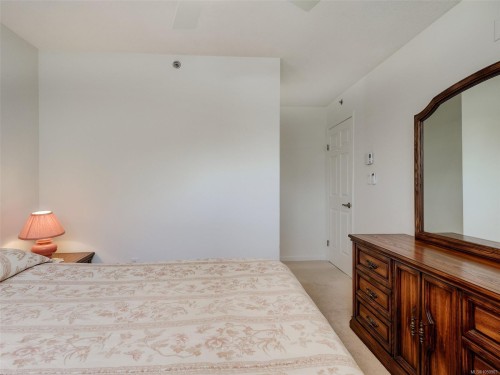 #325-3969 Shelbourne St, Saanich, BC 
