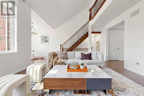 112 Ness Drive, Richmond Hill, ON 