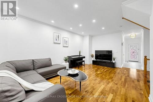 74 Romance Drive, Richmond Hill, ON 