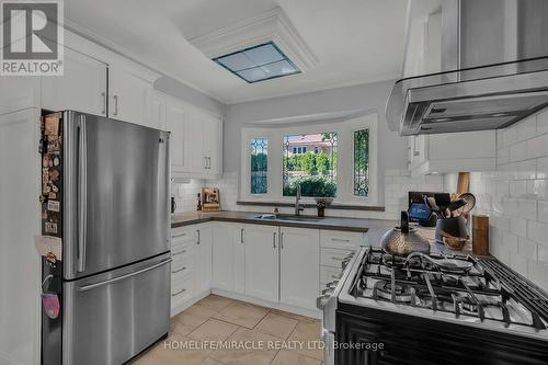 9 Iris Crescent, Brampton, ON 
