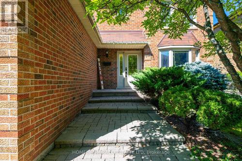 9 Iris Crescent, Brampton, ON 