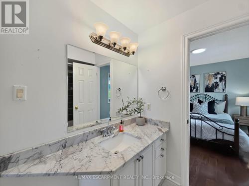 74 Davidson Boulevard, Hamilton, ON 