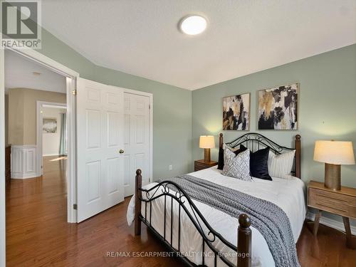 74 Davidson Boulevard, Hamilton, ON 