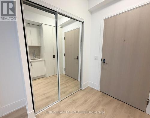 305 - 2450 BLOOR STREET , Toronto, Ontario M6S 0A9 3
