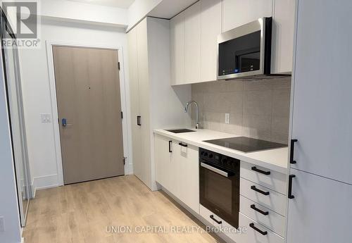 305 - 2450 BLOOR STREET , Toronto, Ontario M6S 0A9 4