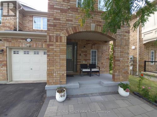 2588 VALLEYRIDGE DRIVE , Oakville, Ontario L6M 5H5 2