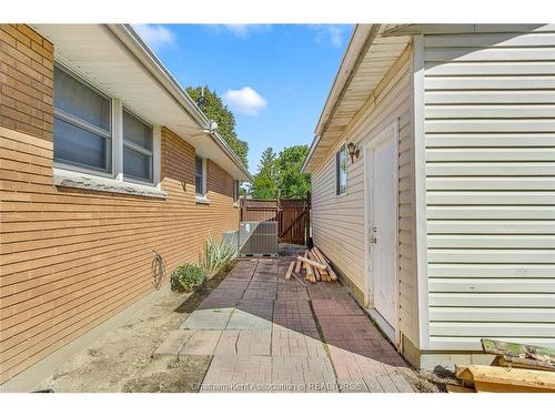 410 Mcnaughton Avenue East, Chatham, ON 