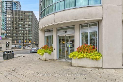 909 - 195 BESSERER STREET S , Ottawa, Ontario K1N 0B6 2