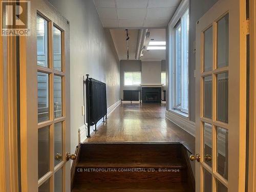 401 SPADINA AVENUE , Toronto, Ontario M5T 2G6 3
