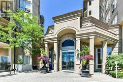 PH. 802 - 8 MAISON PARC COURT Vaughan, ON L4J 9K5