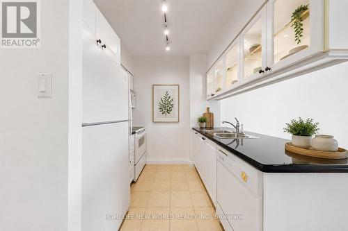 #708 - 887 BAY STREET , Toronto, Ontario M5S 3K4 4