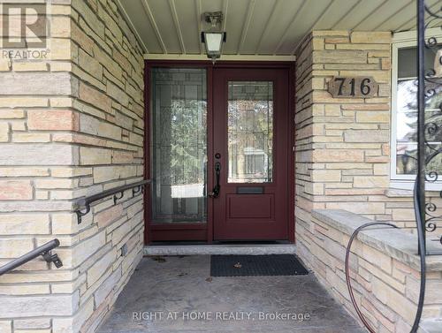 MAIN FLOOR - 716 TULIP COURT , Oshawa, Ontario L1G 3C6 2