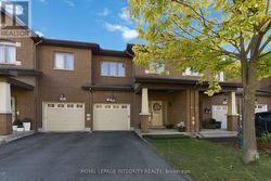 385 VIA VERONA AVENUE Ottawa, ON K2J 5X8