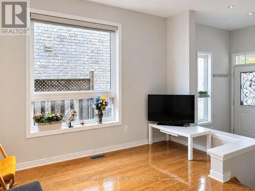 52 KENTLEY STREET , Markham, Ontario L6C 3G2 5