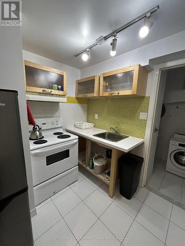 63 HILTON AVENUE , Toronto, Ontario M5R 3E5 5