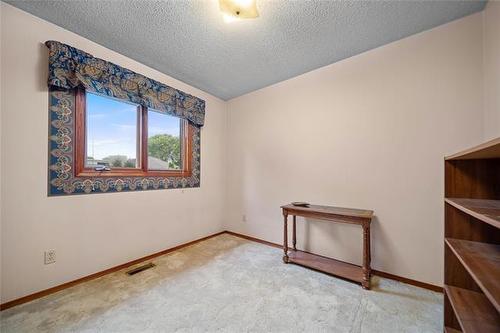 597 Headmaster Row, Winnipeg, MB 