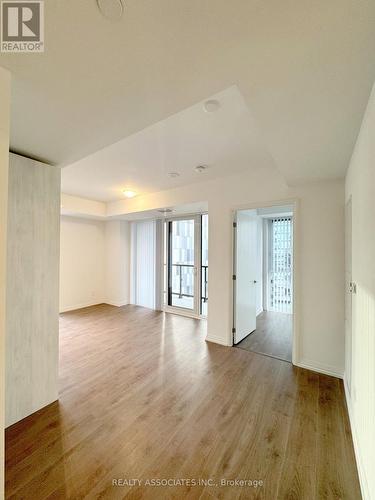 2708 - 400 KING STREET W , Toronto, Ontario M5V 0X8 5