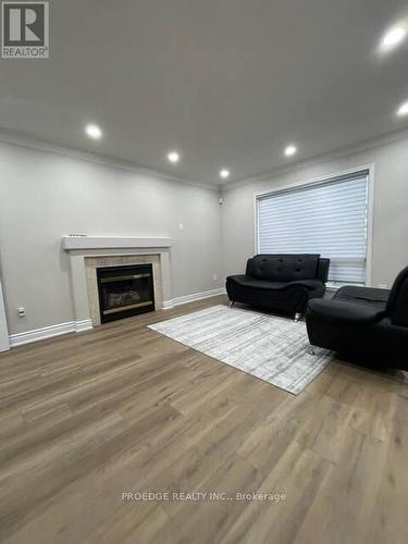 2357 FALKLAND CRESCENT , Oakville, Ontario L6M 4Y1 2