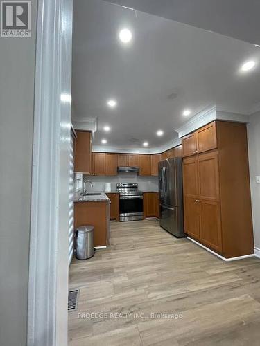 2357 FALKLAND CRESCENT , Oakville, Ontario L6M 4Y1 4