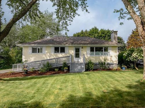 9 Brookhouse Road  Dartmouth, NS B2W 1W5