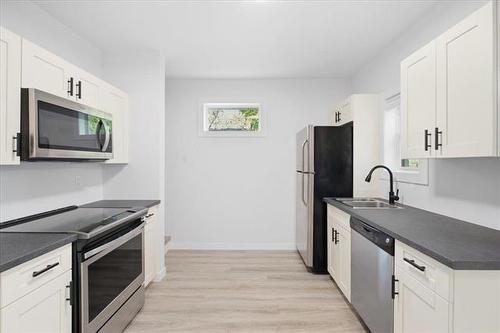 840 Aberdeen Ave, Winnipeg, MB 