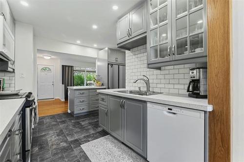 8 Durness Bay, Winnipeg, MB 