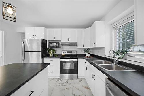 27 Chisholm Dr, Winnipeg, MB 