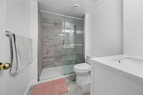 27 Chisholm Dr, Winnipeg, MB 